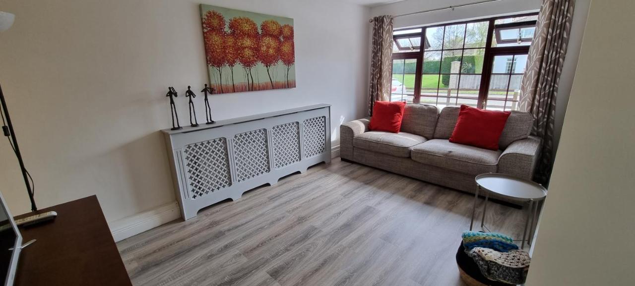 Spacious Curragh 2-bed With Own Entrance